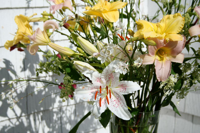 Flowers for Special Events: Lilies and Wine